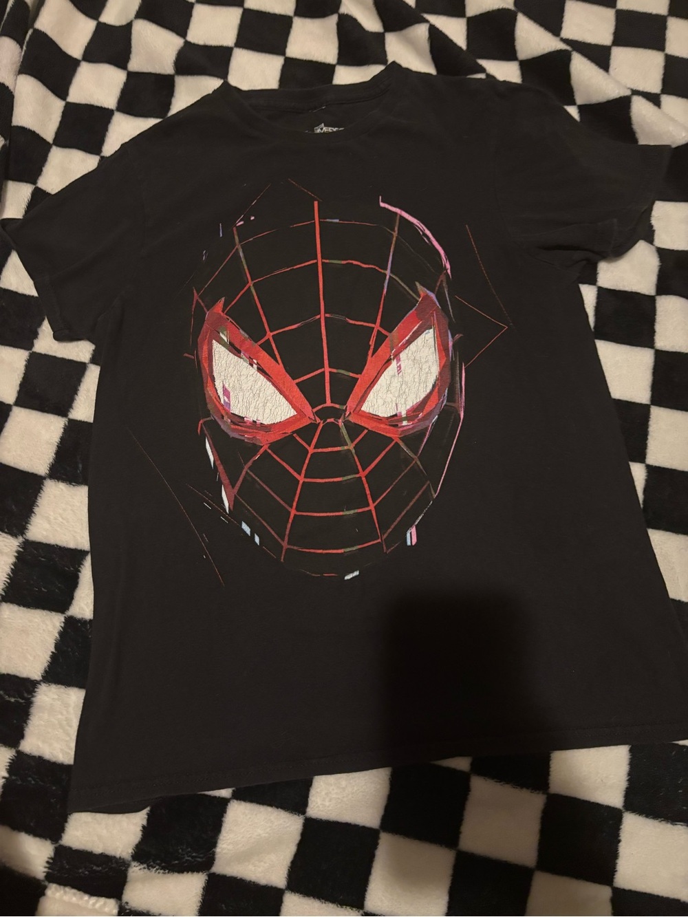 Free on bundle mens small spiderman shirt (graphic cracked )